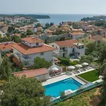 In Mit Grill- Pool By Interhome 아파트 *