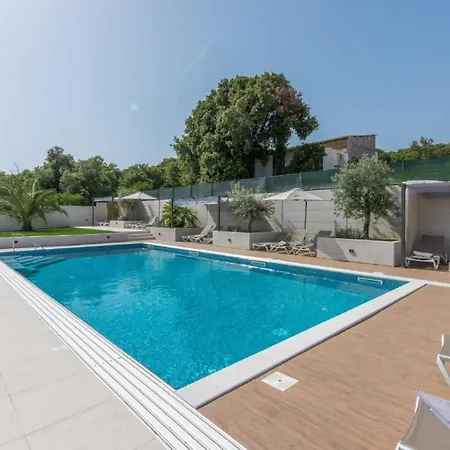 In Mit Grill- Pool By Interhome Lägenhet