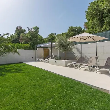 In Mit Grill- Pool By Interhome * Pjescana Uvala